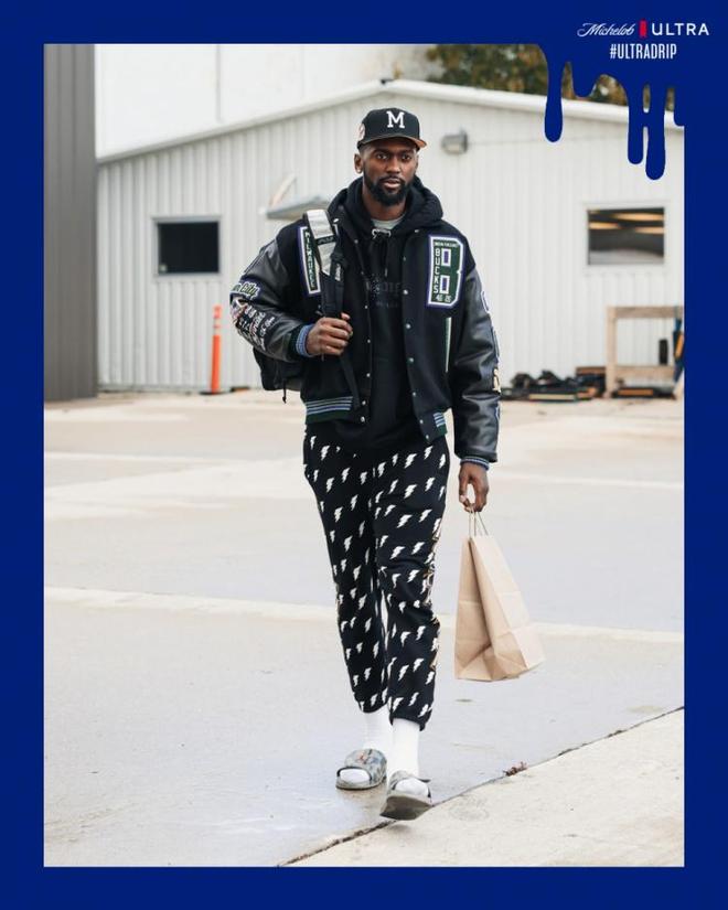 邮报：梅努希望冬窗离开曼联，有12家俱乐部对他感兴趣（邮报：梅努盼冬窗离队曼联 12家俱乐部有意引进）