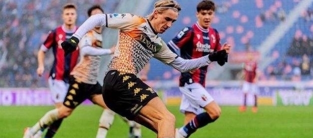 斯诺克英锦赛：斯佳辉6-0零封瑞恩，晋级16强（斯佳辉6-0横扫瑞恩，强势晋级英锦赛16强）