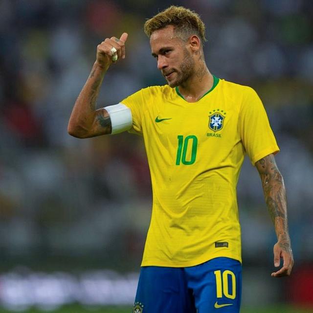 勇士年轻球员闪耀赛场（勇士小将赛场大放异彩）