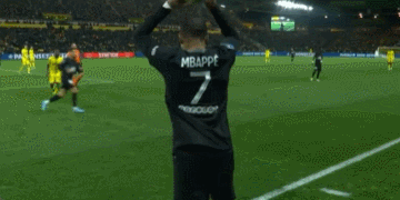 足球报：海港有意杨希，徐彬留洋仍存不确定，西海岸资金有困（足球报：海港有意引进杨希，徐彬留洋前景未明，西海岸资金紧张）